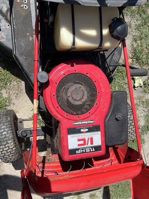 MTD B10 11,5Hp z bocznym wyrzutem trawy