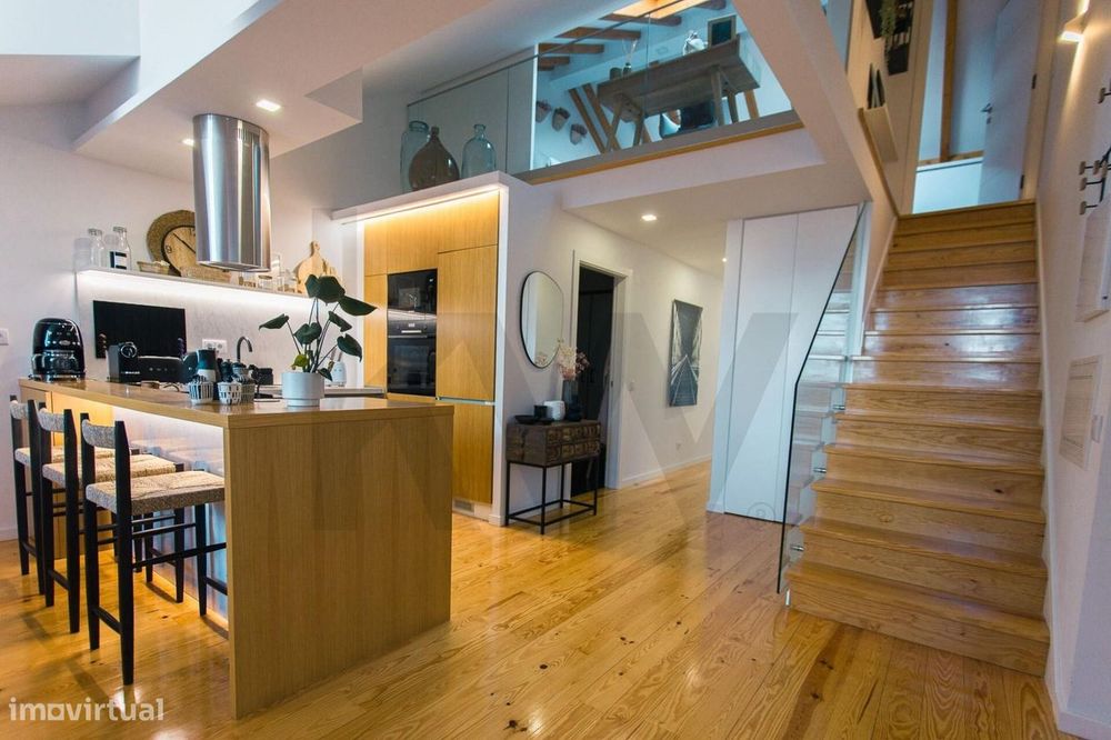 Lisboa, Penthouse Moderna em localização Premium, com terraço e vista