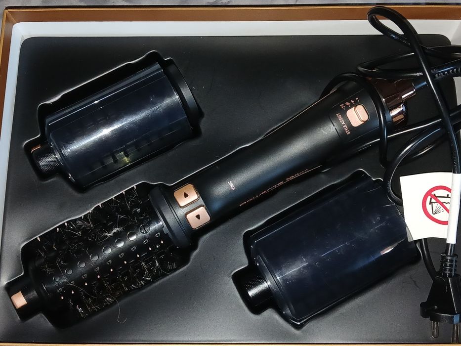 Продам Фен-щітка Rowenta Ultimate Experience CF9620F0
