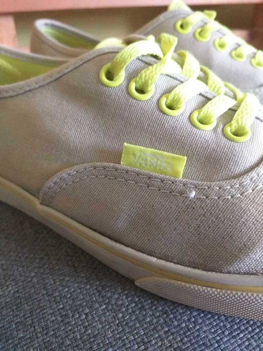 Trampki marki Vans w kolorze beżowym