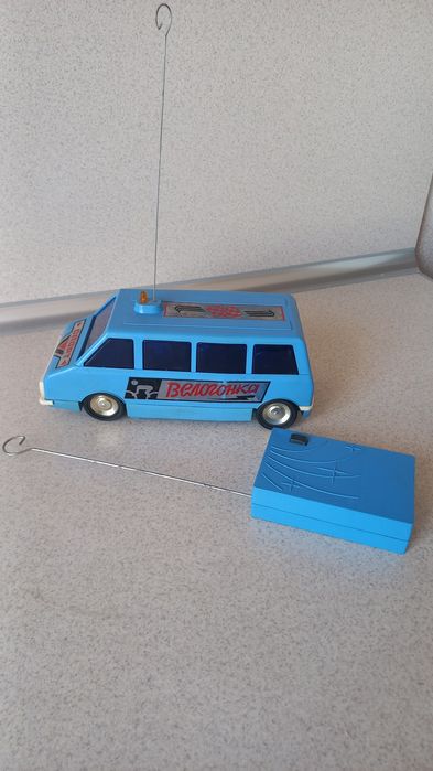 Продам радіокеровану іграшку