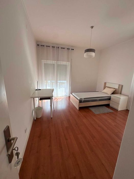 Arrendamento Quarto estudante (Mulher) - LEIRIA