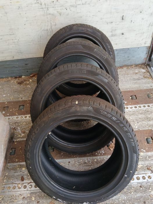 Opony zimowe Pirelli. 235/45/18