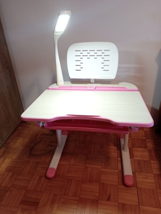 Biurko szkolne regulowane z lampką LED Pink, transport