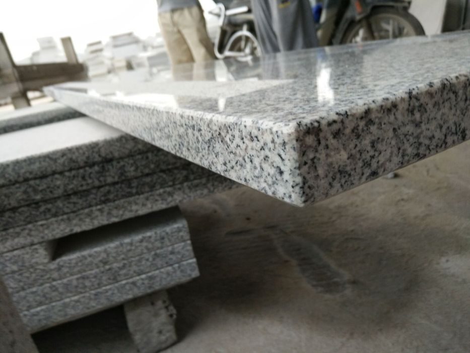 Parapety granitowe
