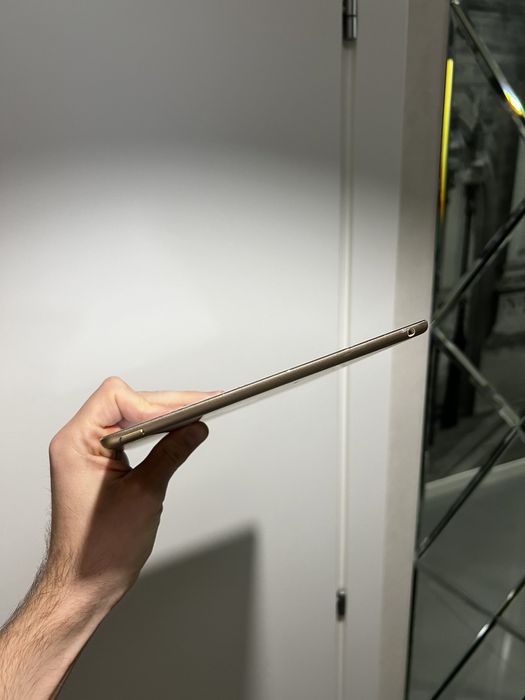 iPad Air 2 9.7 128gb Gold Wifi планшет з гарантією дитині для ігор