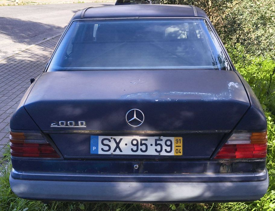 Mercedes 200D W124 para recuperar ou peças (motor, cx. automática)