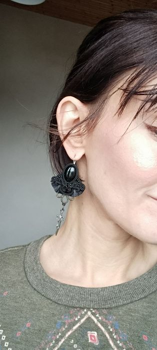 Całkowicie czarne kolczyki sutasz soutache z onyksami gotyckie goth