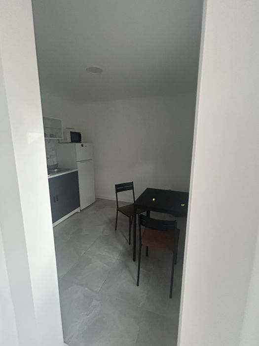 AP T1 30 m² com Terraço, Jardim, Estacionamento e Despesas Incluídas – Montijo