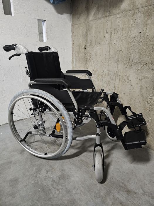 Wózek inwalidzki lekki NOWY
