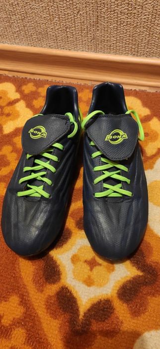 Бутсы футбольные