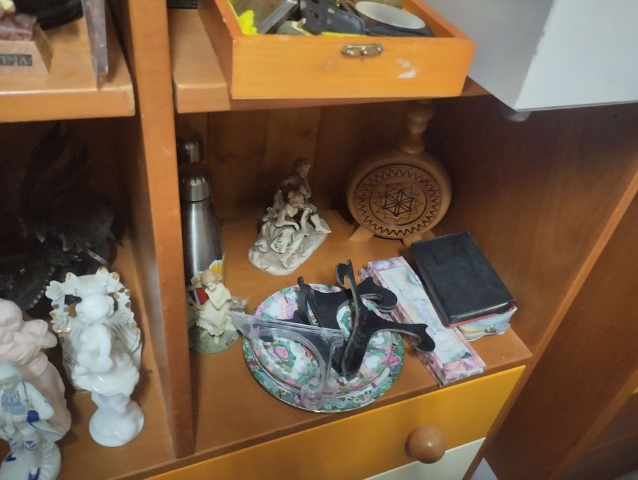 Various Decorative Items469005774671718403