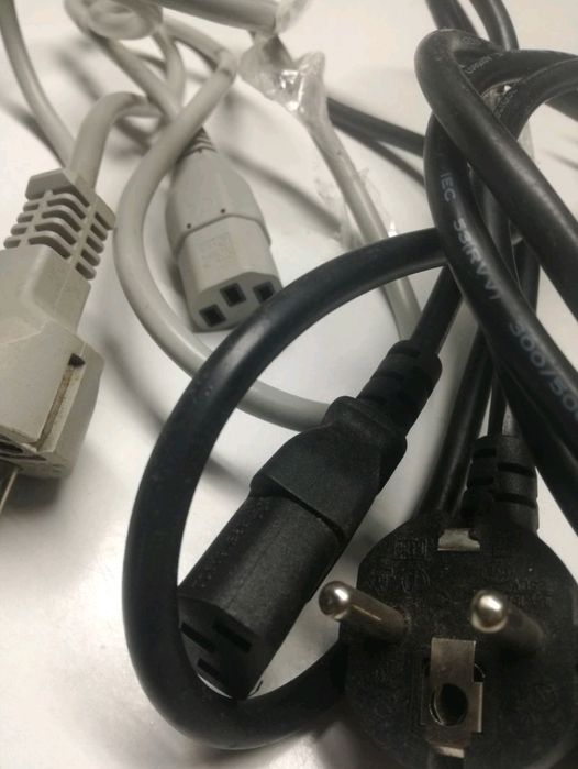 5 Cabos de TV e Computador