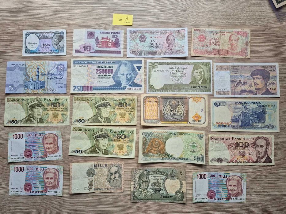 Zestawy banknotów starocie