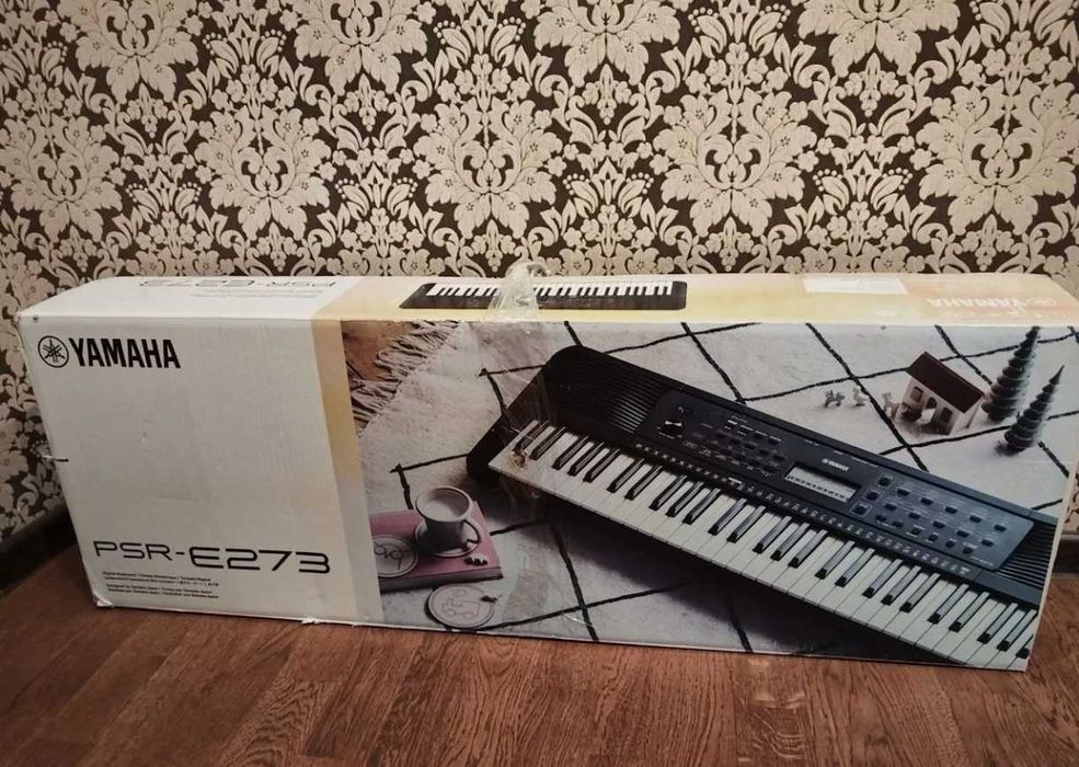 Синтезатор Yamaha PSR-E273
