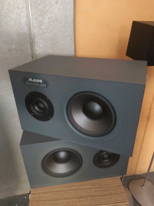 Par de monitores de estúdio passivos Alesis Monitor One