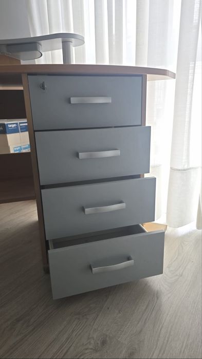 Secretaria/ mesa do canto com gavetas e feixo