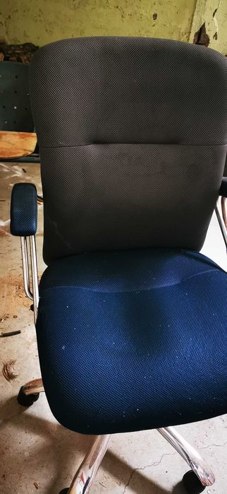 Dou cadeira de escritório