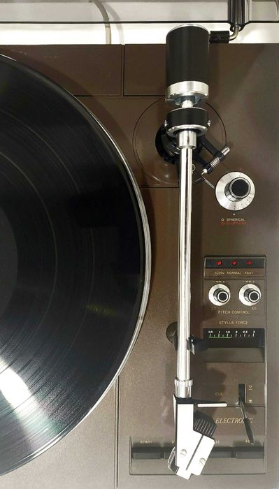 Gira-Discos GRUNDIG PS-3000 - Engenharia PHILIPS "Automatic Direct Control" (muito bom estado)