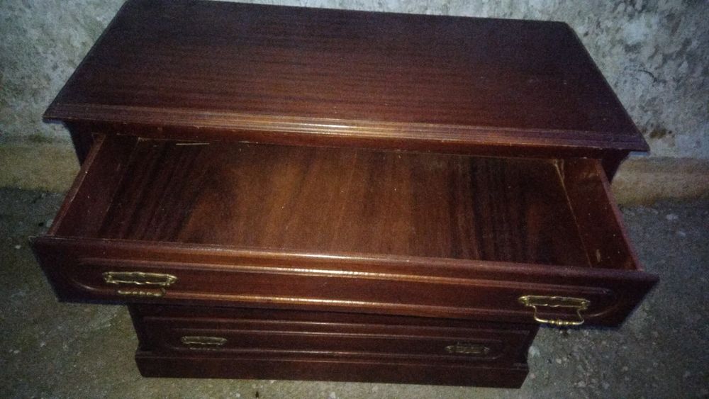 Quarto de solteiro em Mogno