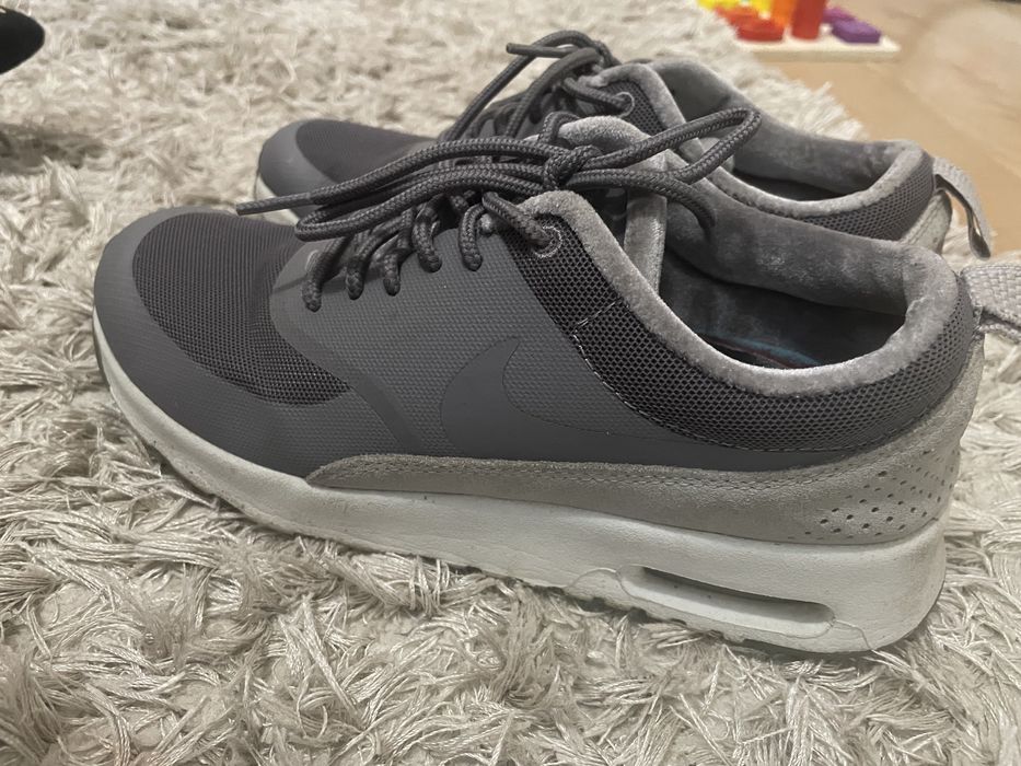 Byty adidasy nike air max thea