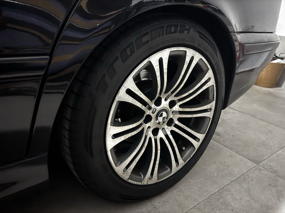 BMW e39 520d  bem estimada