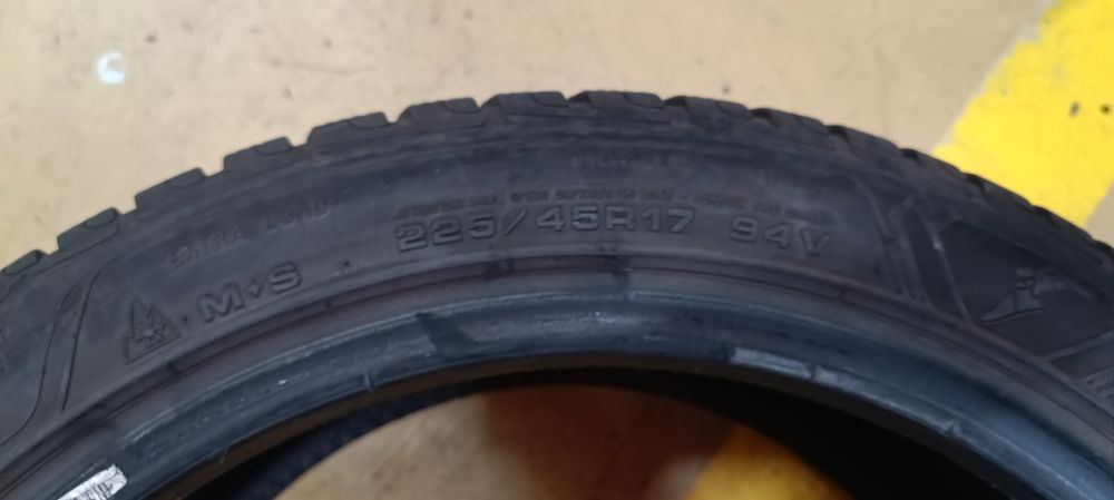 Pneu Goodyear 225/45 R17 94V M+S (Unidade)