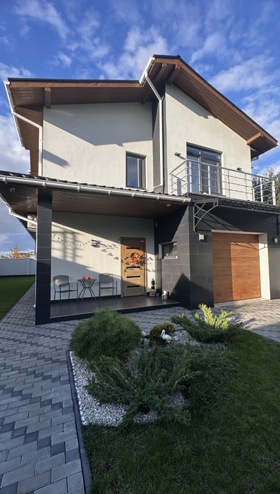 Современный дом с ремонтом в с.Фонтанка