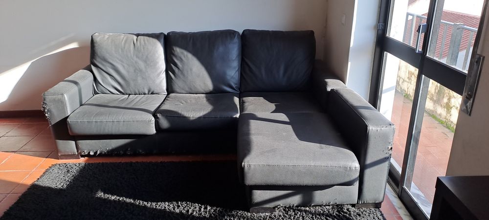Sofá em napa preto