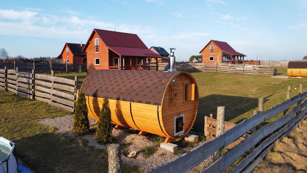 Domki nad jeziorem | Balia Jacuzzi, Sauna, Basen, Kominek | Kaszuby, Gołubie | 4–8 os.