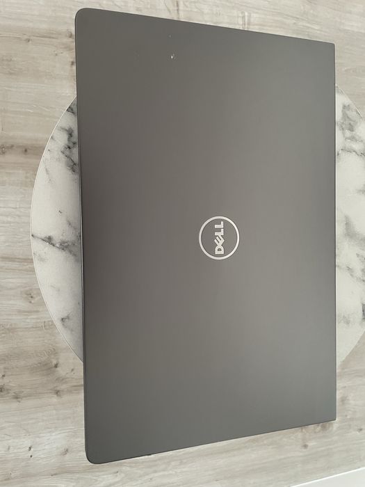 Laptop Dell Vostro 5568 i5 , 8gb ram , 256 ssd