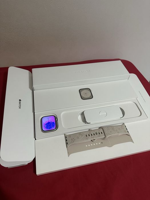 Apple Watch Series 8 45mm Starlight Smartwatch