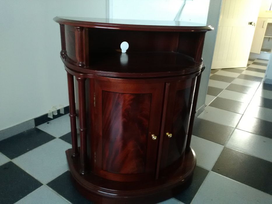 Movel rotativo para televisão