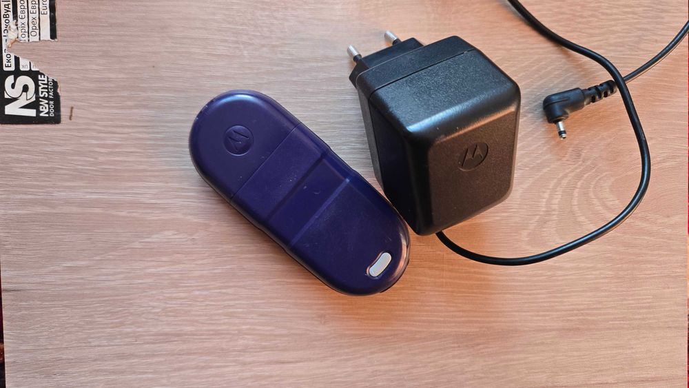 Телефон Motorola C200