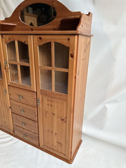 Duza komoda z litego drewna