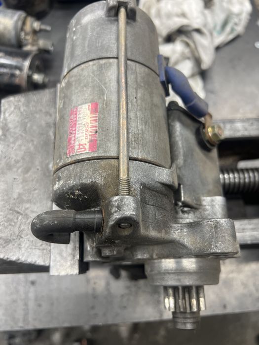 стартер Denso 228000-7392 Land Cruiser 4Runner Sequoia Tundra