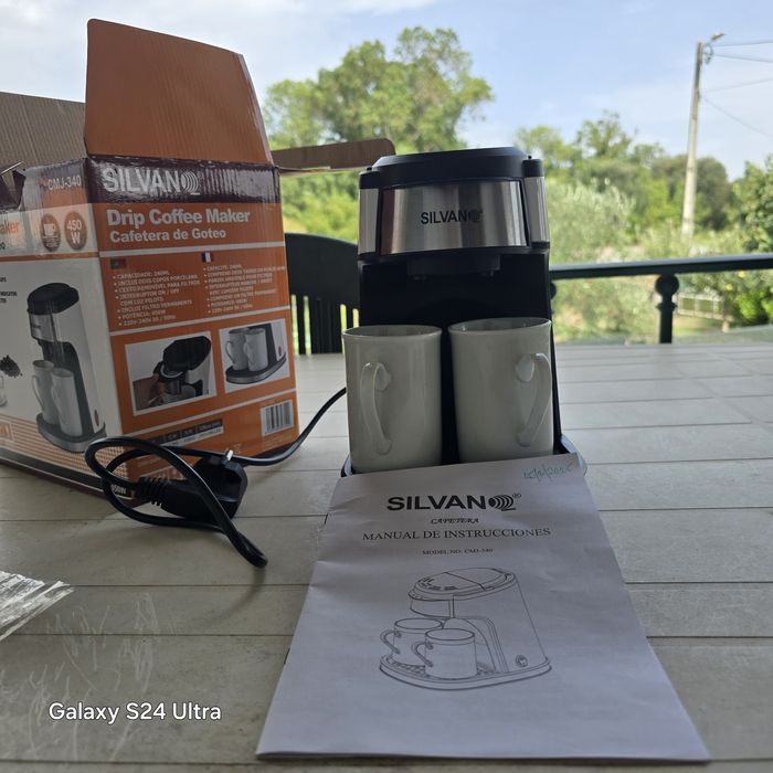 Máquina de café e chá polivalente, simples rápida e muito eficiente.