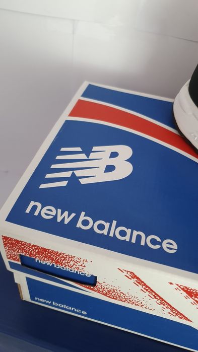 Sneakersy nowe czarne New Balance w rozmiarze 41.5