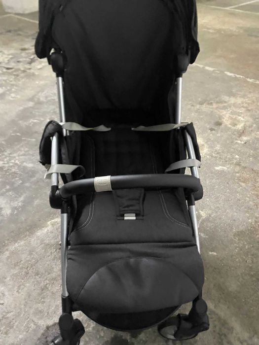 Carrinho de bebé Chicco, Goody Plus que fecha sozinho. Está novo