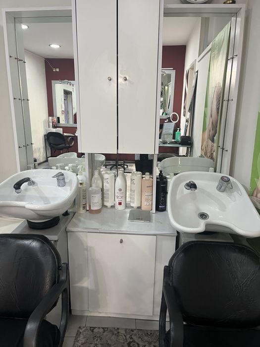 Movel com 2 rampas de lavagem de cabeleireiro