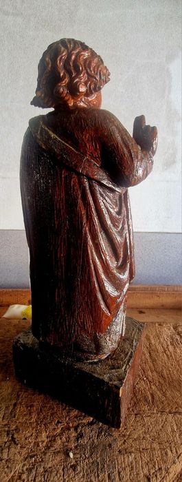 Magnifica escultura toda entalhada