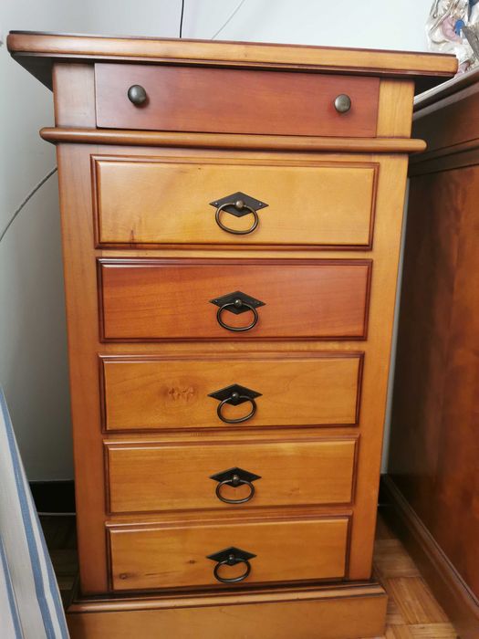 Mobília quarto solteiro em cerejeira Nova