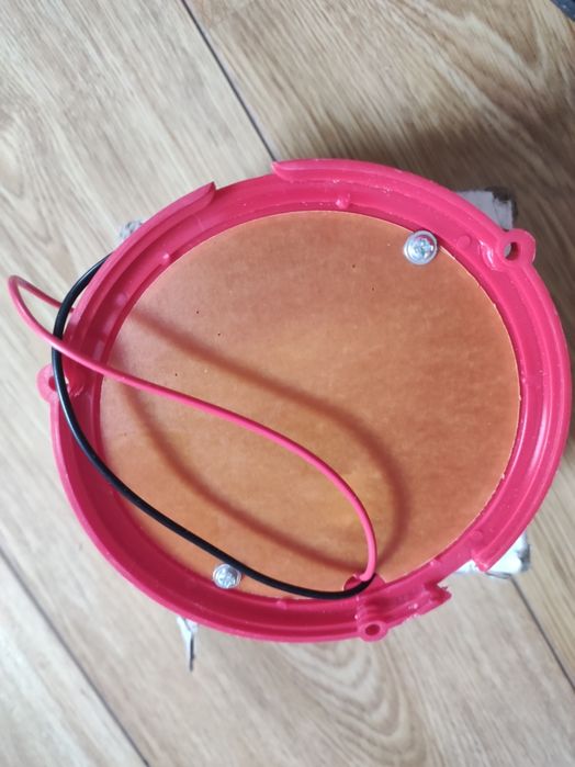 Електричний дзвінок (або дзвінок гучного бою). 
Напруга: 12 В