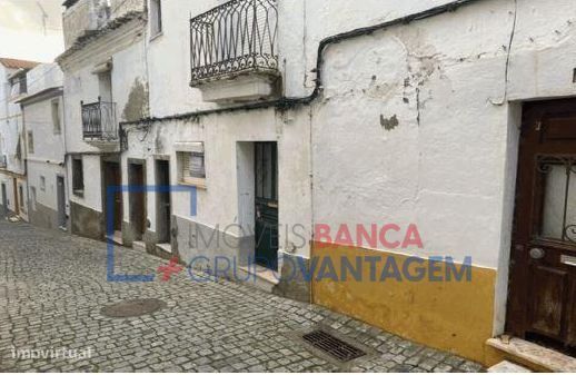 Prédio urbano de tipologia T2 no centro de Campo Maior