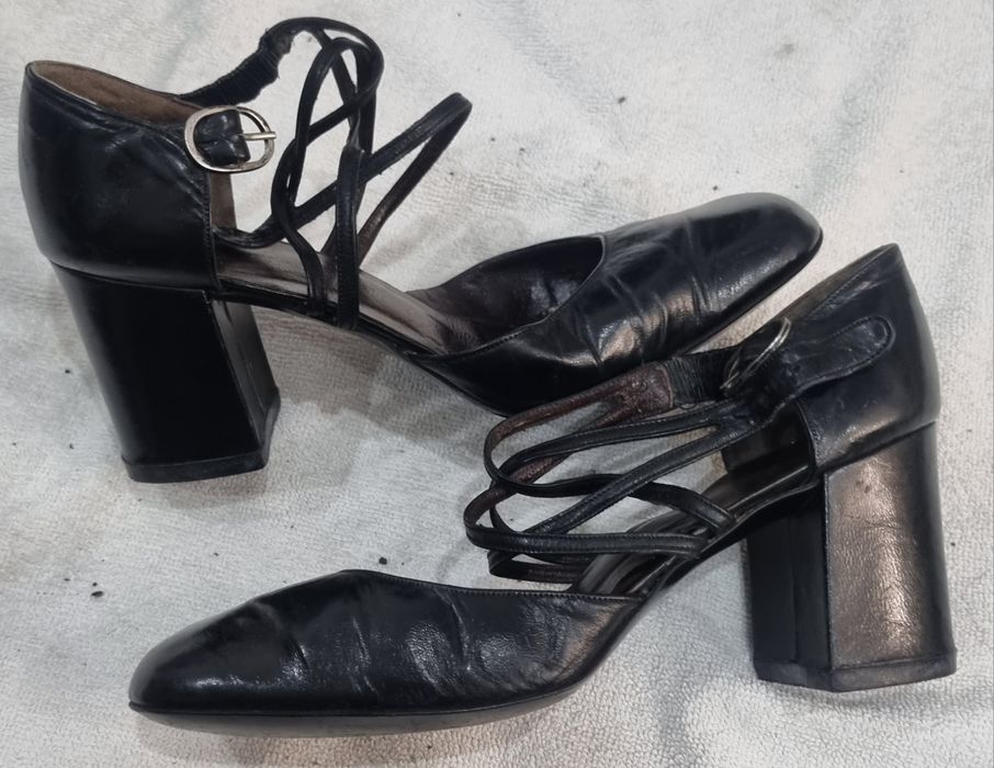 Lote de Sapatos Mulher N° 34 valor cada variado ver todas fotos