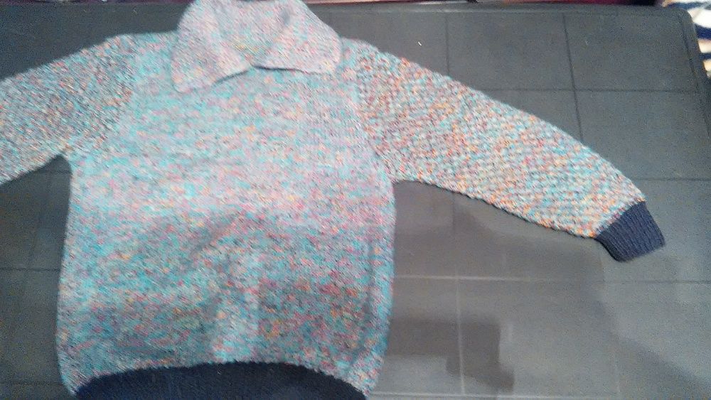 Свитер женский. Чистая шерсть. Новый. Ручная работа.
