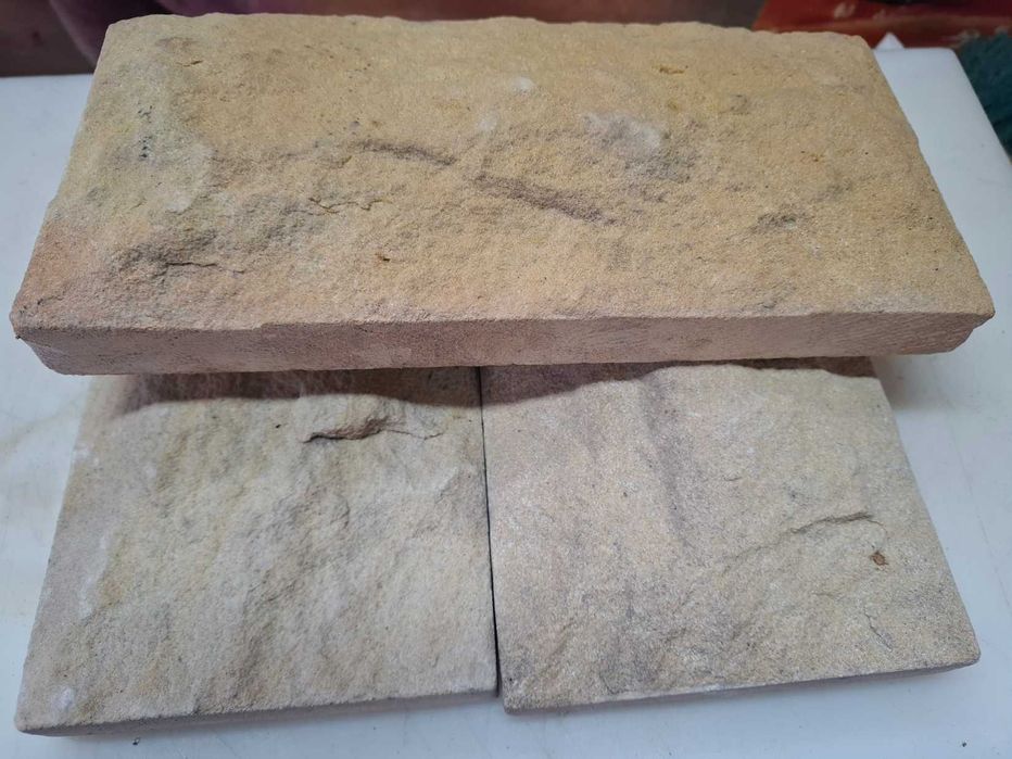 Kamień elewacyjny piaskowiec 25x12x2,5–3 cm | ok. 12 m²