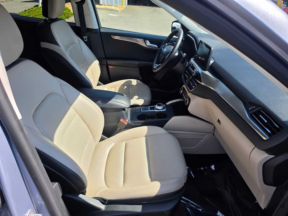 Ford Escape hyb      2023