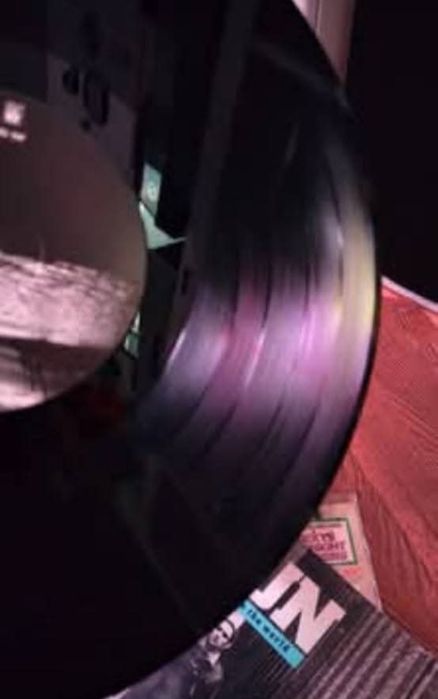 Gun Taking on the world 
Capa e disco muito bom estado 
30€
Led Zeppel