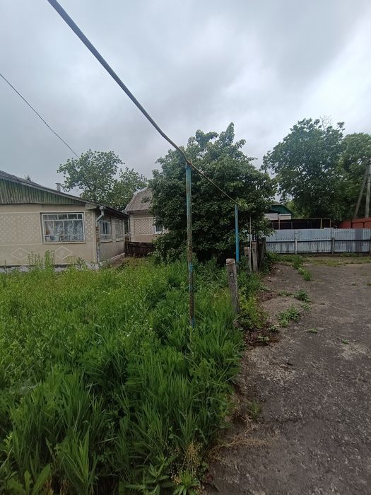 Продаж частини будинку в центрі Довжку
